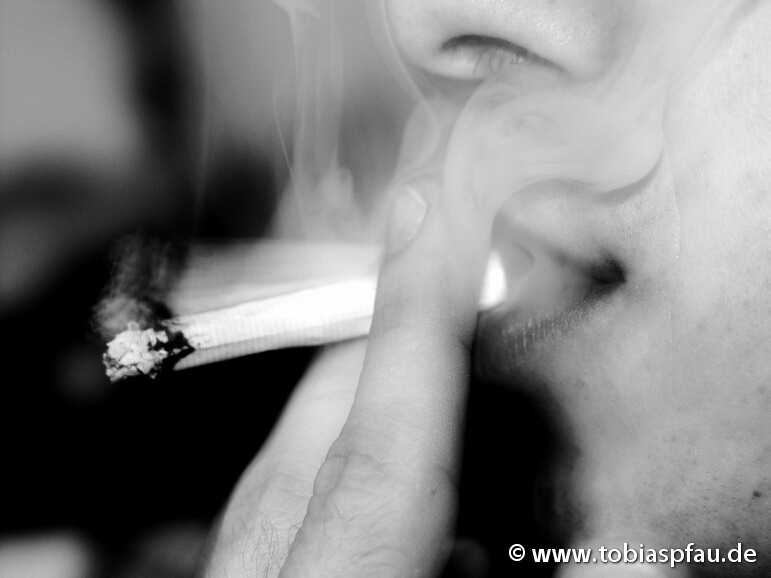 Raucher - Rauchen Krebs Tod Smoke Zigarette Cigarett Hand