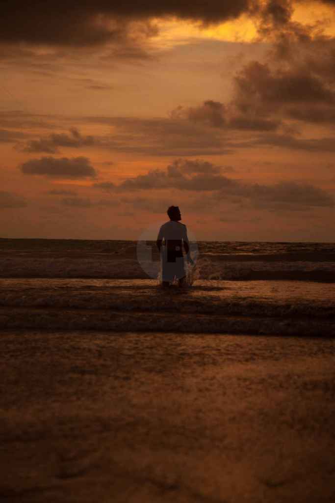 tpfau IMG 1282 Bali Sonnenuntergang Surfer