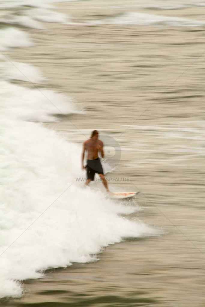 tpfau IMG 8301 Surfer Wave Australia